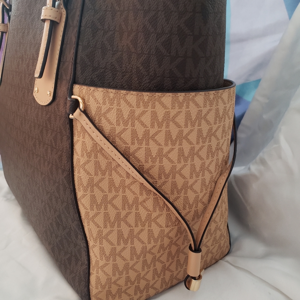 Purse - Picture 8 of 13